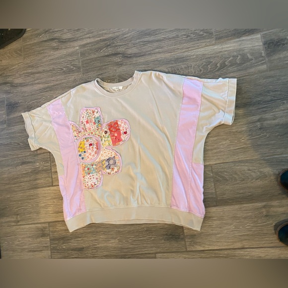 Women’s Easel Patchwork Flower Oversized Tee Small Cotton - Picture 2 of 8
